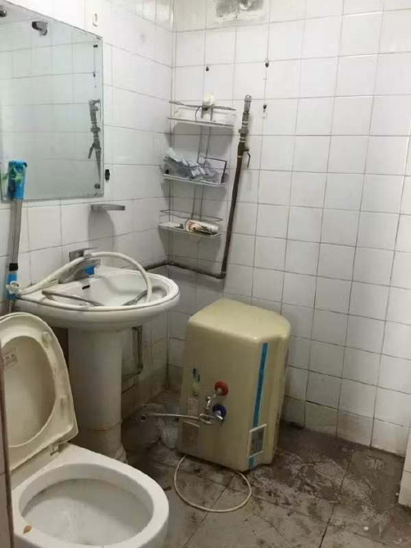 Tuy nhiên đôi vợ chồng trẻ Jacob và Allen bất chấp nhiều lời khuyên ngăn, vẫn quyết định mua lại ngôi nhà cũ. Họ đã đối chiếu các điều kiện kinh tế của mình và theo họ, đây thực sự là sự lựa chọn tốt nhất trong thời điểm hiện tại.