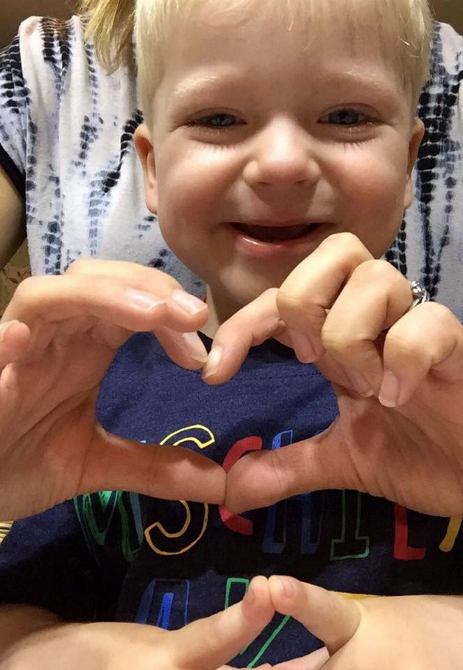 Mặc dù được chăm sóc đặc biệt nhưng ba tuần sau đó, cơ thể của Dylan xuất hiện hiện tượng kháng thuốc, không chấp nhận thuốc kháng sinh. Vì vậy, bệnh tiếp tục xấu đi, Dylan mất chức năng thận, chảy máu dạ dày, nhịp tim 200 nhịp/phút, hàm lượng oxy trong cơ thể quá thấp, không đủ để duy trì sự sống.