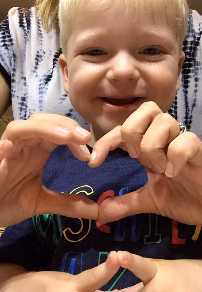 Mặc dù được chăm sóc đặc biệt nhưng ba tuần sau đó, cơ thể của Dylan xuất hiện hiện tượng kháng thuốc, không chấp nhận thuốc kháng sinh. Vì vậy, bệnh tiếp tục xấu đi, Dylan mất chức năng thận, chảy máu dạ dày, nhịp tim 200 nhịp/phút, hàm lượng oxy trong cơ thể quá thấp, không đủ để duy trì sự sống.