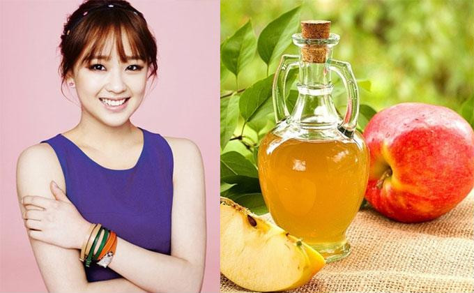 Giấm táo là thành phần trị nám và tàn nhang tại nhà đơn giản và an toàn. Ảnh: Internet