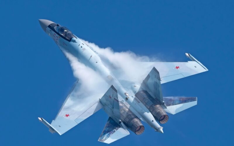 Một số thông tin cho biết, rất có thể Iran đang mua lại số Su-35 vốn do Ai Cập đặt hàng. Nước này sau đó đã từ chối nhận hàng từ Nga, và số chiến đấu cơ này đã được Nga lưu kho. 
