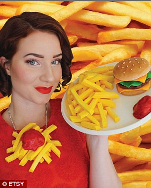 Đây không phải là bộ sưu tập phụ kiện lấy cảm hứng từ đồ ăn đầu tiên. Một bộ sưu tập đặc trưng của McDonald cũng đã dùng hình ảnh chuỗi thức ăn nhanh của mình làm cảm hứng.