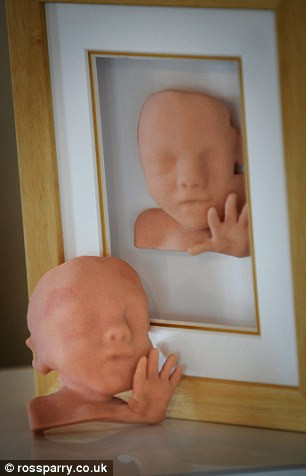 Sản phẩm cuối cùng có chiều dài hơn 20cm, trông giống như một chiếc mặt nạ.