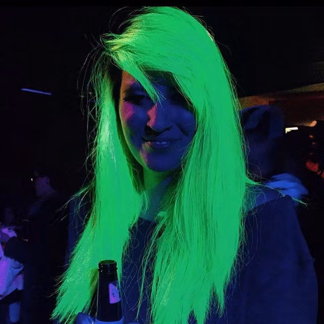 Điều kỳ diệu nhất là thuốc nhuộm tóc Panic Magic này có thể ứng biến tùy thuộc sở thích của bạn, nhẹ thì lên màu sáng còn nặng thì sẽ cho màu sắc mạnh mẽ. Và điều cốt yếu nhất là nó không hề gây hại cho mái tóc của bạn.