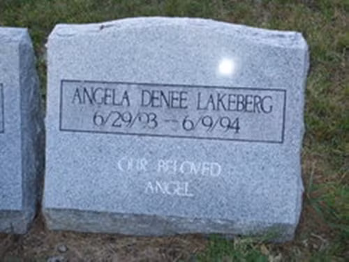 Gia đình muốn phẫu thuật tách rời 2 cháu trên cơ sở chấp nhận hy sinh một người. Angela khỏe hơn nên được chọn giữ lại. Tuy nhiên, 10 tháng sau camổ, cô bé cũng qua đời tại bệnh viện vì không chống lại nổi bệnh cúm.