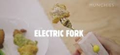 Ý tưởng của chiếc dĩa này được tiết lộ lần đầu tiên tại Hội nghị thảo luận về tương tác giữa con người và máy tính ở Austin, Texas, Mỹ vào năm 2012. Nakamura và nhóm của mình đã nối một dòng điện 9 vôn chạy bằng pin gắn với ống hút đặt trong cốc đựng nước chanh có vị ngọt.