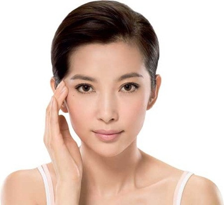 Có rất nhiều điều trong cuộc sống chúng ta có thể thay đổi, tăng cân trong ngày nghỉ có thể đến phòng thể dục, mệt mỏi trong công việc có thể thư giãn. Tuy nhiên, nói đến lão hóa da thì rất khó để thay đổi khi nó đã xảy ra.