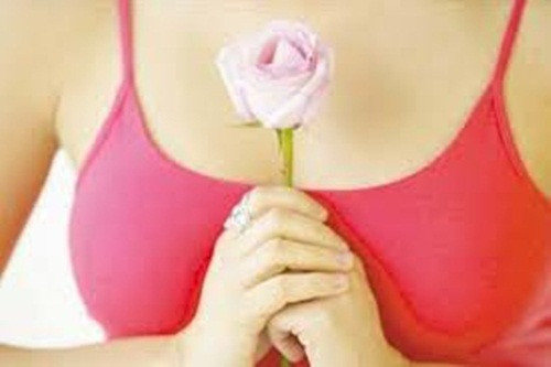 Bệnh về vú. Những phụ nữ sau kết hôn có đời sống tình dục bình thường sẽ rất có lợi cho việc tuần hoàn máu ở vú. Nhiều phụ nữ lập gia đình bị lãnh cảm tình dục có thể làm sưng vú hoặc tắc nghẽn các mạch máu. Tâm trạng lo lắng, cô độc sẽ là chất xúc tác mạnh mẽ khiến lượng tiểu thùy tuyến vú gia tăng gây ra nhiều bệnh.