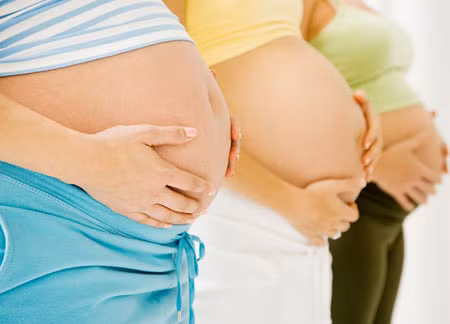 Suy thai. Một số chuyên gia quan sát những phụ nữ dùng thuốc tránh thai, thuốc kháng sinh và nhận thấy những loại thuốc này sẽ ức chế vi khuẩn đường ruột, làm ảnh hưởng đến sự hấp thu của thuốc tránh thai, làm cho nồng độ thai trong máu giảm.