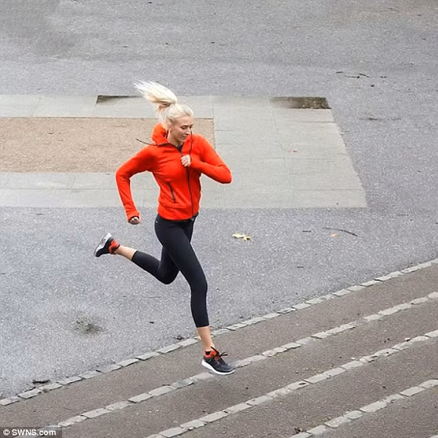 Zanna Van Dijk thường xuyên chia sẻ hình ảnh luyện tập, chế độ ăn uống trên instgram cá nhân và có hơn 70.000 lượt theo dõi trên mạng xã hội này.