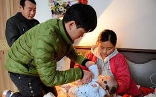 Với một gia đình công nhân nhập cư như anh Xianpo thì số tiền điều trị cho con là quá lớn nhưng anh cho hay, sẽ làm hết sức có thể để chữa trị cho con gái mình.