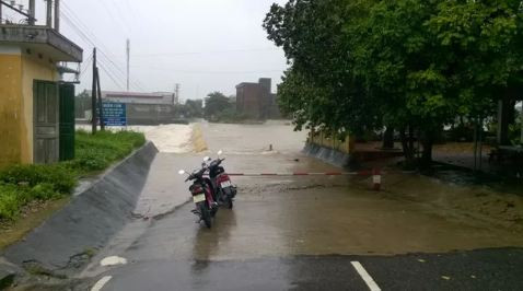 1 huyen o Quang Ninh bi co lap trong nuoc lu-Hinh-2