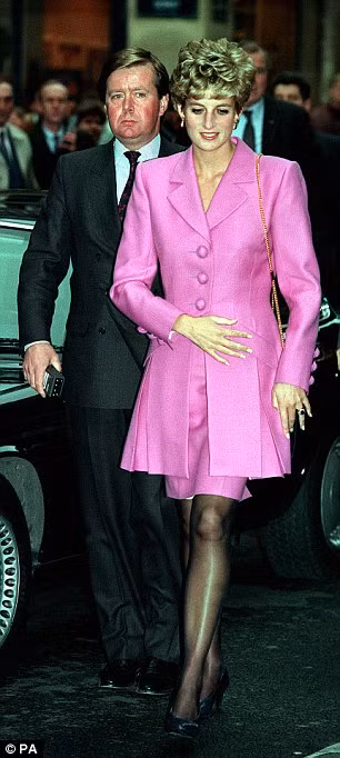 'Bi mat dong troi' ve mon do choi tinh duc cua Cong nuong Diana-Hinh-2