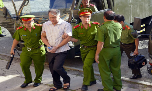 Nhan vien cua Pham Cong Danh thua nhan viet them vao chung tu