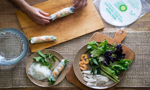 Món ăn này được các chuyên gia ẩm thực đánh giá là có sự cân bằng hoàn hảo giữa hương vị và các nguyên liệu. Ảnh: White on Rice Couple.