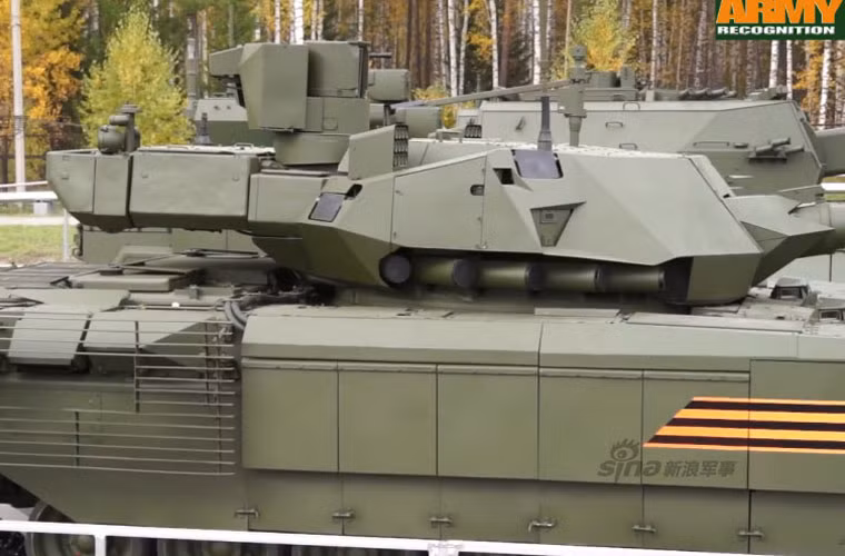 Phần thân xe tăng T-14 Armata “chiếm nhiều cảm tình” hơn khi nó khác biệt so với các thế hệ tăng trước đây.
