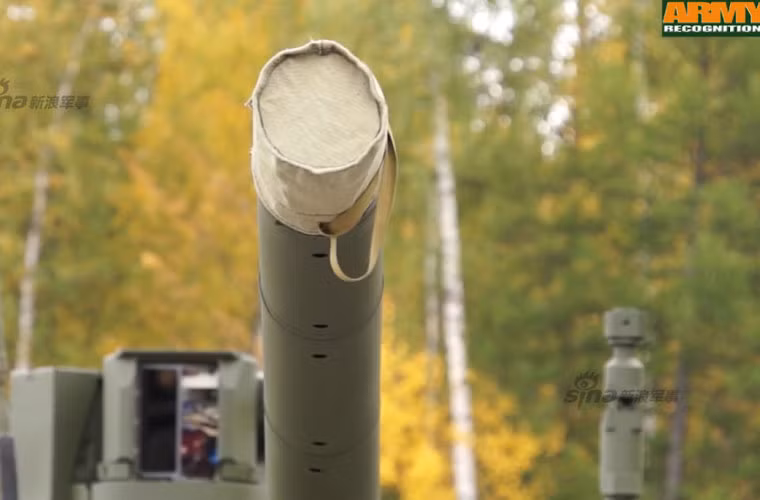 Việc T-14 Armata chỉ được trang bị pháo chính 2A46M 125mm khiến không ít chuyên gia quân sự hụt hẫng. Bởi nó dường như là quá bình thường với tăng hiện đại, chưa xứng với dòng tăng mới, cách mạng.