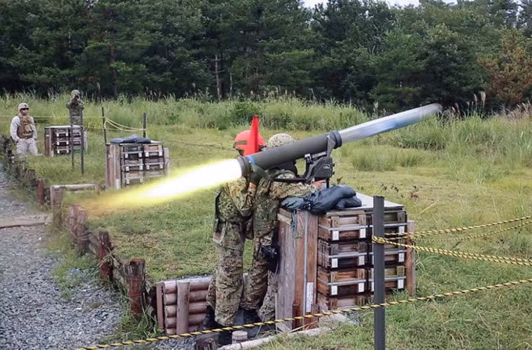 Cuộc tập trận bắn đạn thật của lính thủy đánh bộ Mỹ với Lực lượng Phòng vệ Nhật Bản (JSDF) có lẽ là nằm trong khuôn khổ tập trận Dawn Blitz hàng năm diễn ra trên đất Mỹ. Ảnh: lính Nhật bắn tên lửa chống tăng Type 01 LMAT.