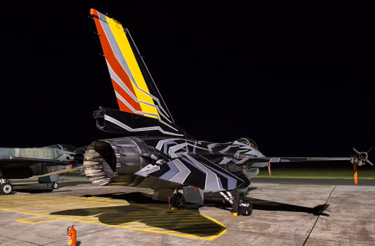 …của Bỉ được sơn màu sắc bên ngoài tuyệt đẹp.