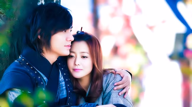 Nhung tinh huong “troi oi dat hoi” khi xuyen khong cua phim Han-Hinh-4