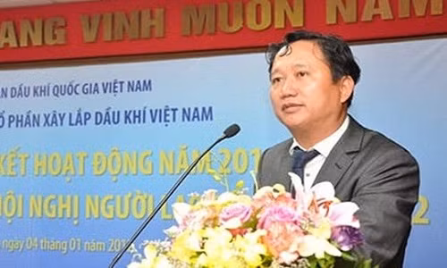 Ngày 31/7, thông tin ông Trịnh Xuân Thanh đã đến Trực ban hình sự Cơ quan An ninh điều tra, Bộ Công an đầu thú được dư luận quan tâm. Cơ quan An ninh điều tra, Bộ Công an đã làm thủ tục tiếp nhận người phạm tội ra đầu thú theo đúng qui định pháp luật. Ảnh: Vietnamnet.