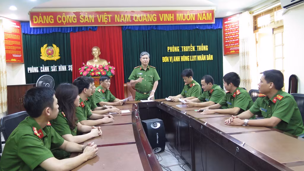 Dai ta cong an tiet lo chuyen chan dung dai tiec cua 500 giang ho-Hinh-2