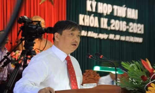 Mien nhiem Pho Chu tich TP Da Nang Dang Viet Dung