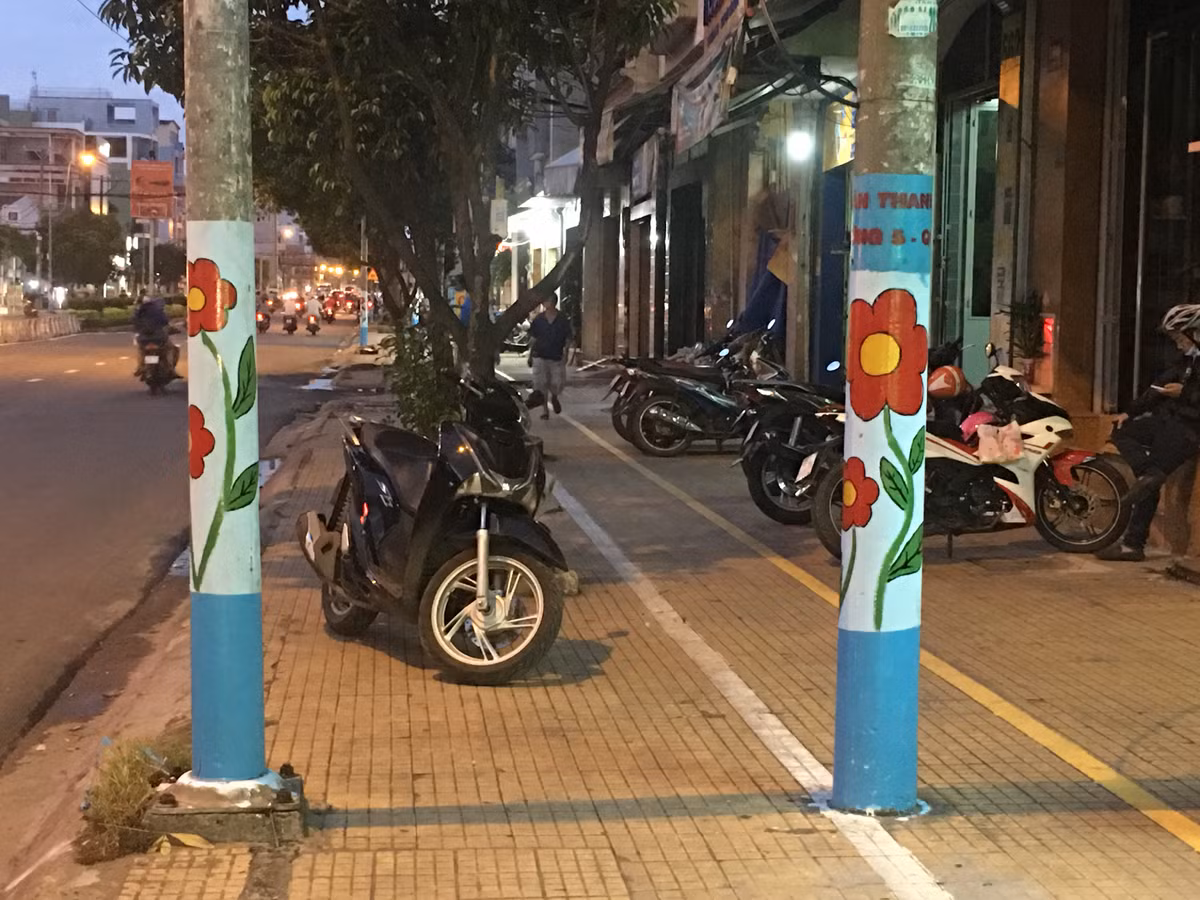 Doc dao: Duong pho bong “lot xac” khien ai cung phai nguoc nhin-Hinh-2