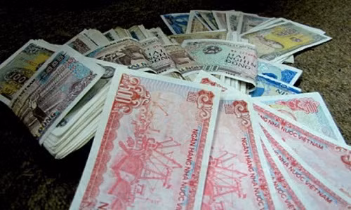 Sieu thi than nhien khong tra tien thua cho khach: Ai dut tui?-Hinh-2