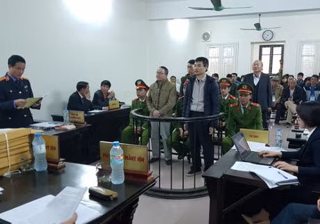 Liên quan đến khối tài sản này. bà Giang Thu Vân (em gái Giang Kim Đạt) đã đề nghị trả lại 21/33 bất động sản bị kê biên vì cho rằng bố và anh mình chỉ dùng tiền tham ô mua 12 bất động sản. Ảnh: Tiền Phong.