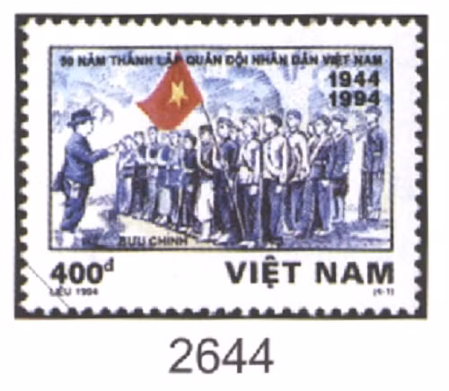 Bộ tem kỷ niệm 50 năm thành lập Quân đội Nhân dân Việt Nam phát hành ngày 22/12/1994 gồm 4 mẫu tem, do họa sĩ Hoàng Thúy Liệu thiết kế, có mẫu tem mã số 2644 khắc họa hình ảnh đội Việt Nam Tuyên truyền giải phóng quân, đồng chí Võ Nguyên Giáp làm chỉ huy đeo súng ngắn đứng trước hàng quân. Ảnh: VNpost.