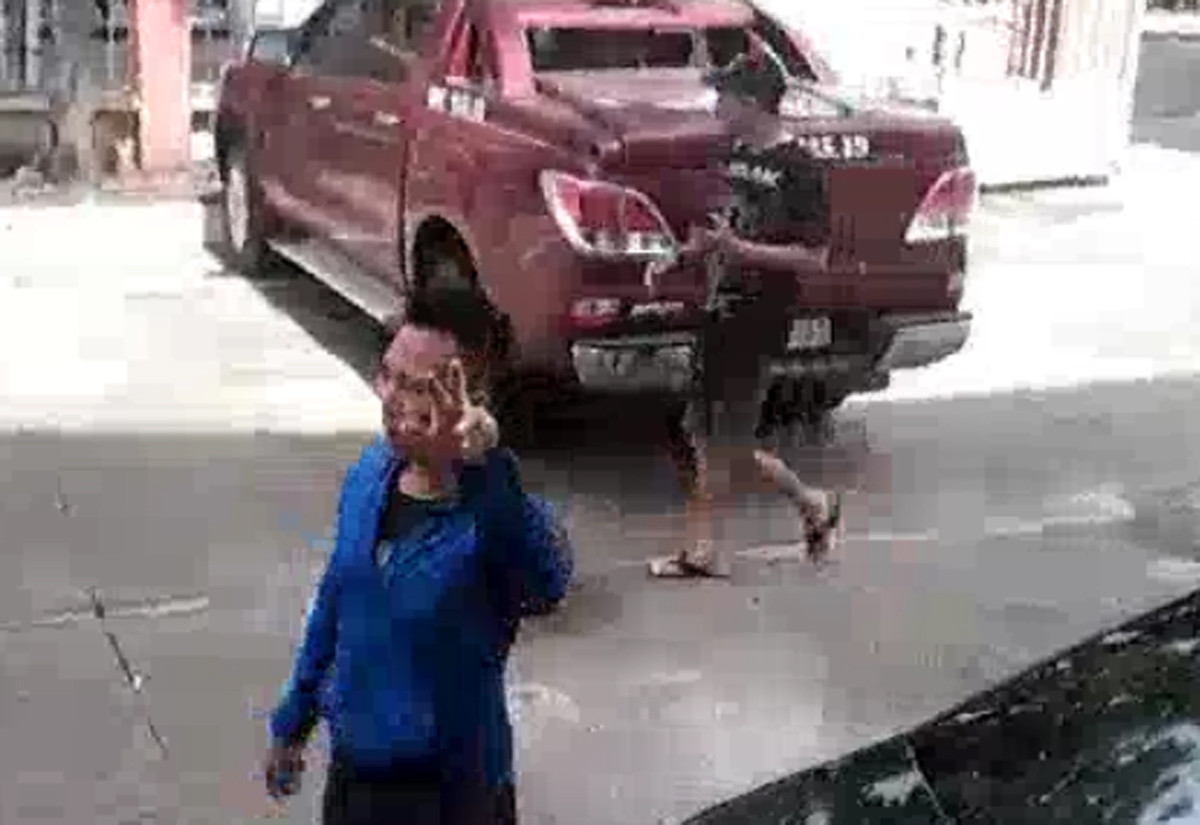 Người lạ mặt đe dọa ông Thương.