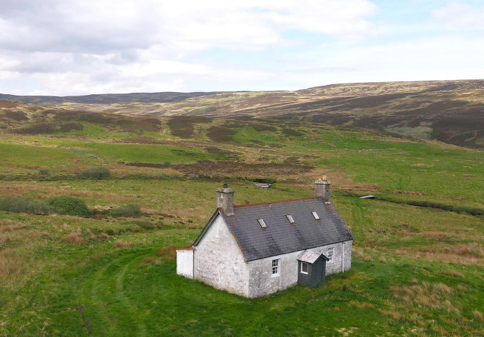 Tuy nhiên, ngôi nhà này cần được cải tạo vì nó "không thể ở được trong tình trạng hiện tại".