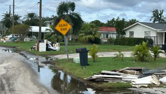 Người dân Mỹ chạy bão Milton: 'Quá nguy hiểm nếu ở lại' - Hình 2 Nguoi dan My chay bao Milton: 'Qua nguy hiem neu o lai'-Hinh-2