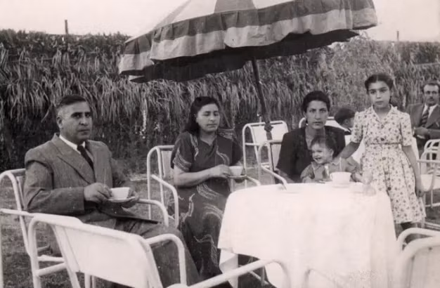 Các cơ hội giáo dục được mở rộng đáng kể. Trang phục và chuẩn mực phương Tây cũng ăn sâu vào bộ phận lớn dân số Iran.