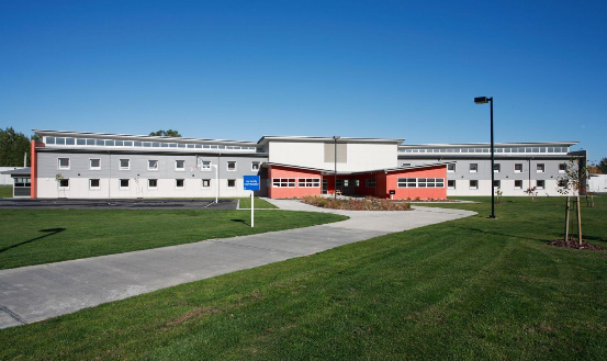 7. Nhà tù Otago ở New Zealand cung cấp cho tù nhân nhiều chương trình đào tạo nghề, bao gồm chăn nuôi bò sữa, phục vụ ăn uống và kỹ thuật. Ảnh: HC.