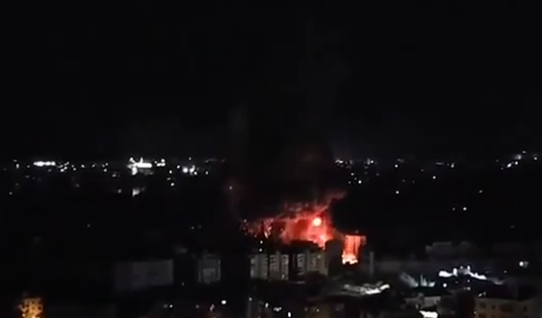 Hình ảnh đầu tiên vụ Israel tấn công mục tiêu quân sự ở Iran - Hình 2 Hinh anh dau tien vu Israel tan cong muc tieu quan su o Iran-Hinh-2