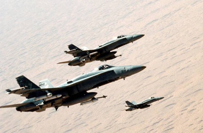 Ba máy bay chiến đấu McDonnell Douglas F/A-18C Hornet của Hải quân Mỹ ngày 3/2/1991.