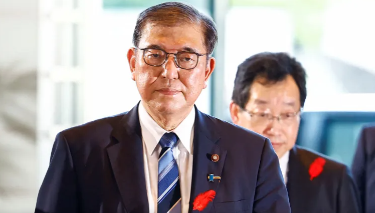  Tân Thủ tướng Nhật Bản Shigeru Ishiba sau đó công bố nội các mới. Ông đã chọn cả đồng minh và đối thủ vào nội các gồm 20 bộ trưởng, trong đó có 2 phụ nữ. Ảnh: Reuters.