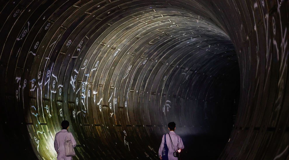 Giáo sư Seita Emori thuộc Đại học Tokyo, thành viên của nhóm khoa học khí hậu đã giành giải Nobel năm 2007, cho biết: "Khi nhiệt độ tăng, lượng hơi nước trong khí quyển cũng tăng, dẫn đến lượng mưa tương đối lớn hơn. Chúng tôi dự đoán rằng sẽ có lượng mưa lớn chưa từng thấy khi nhiệt độ tăng lên trong tương lai".