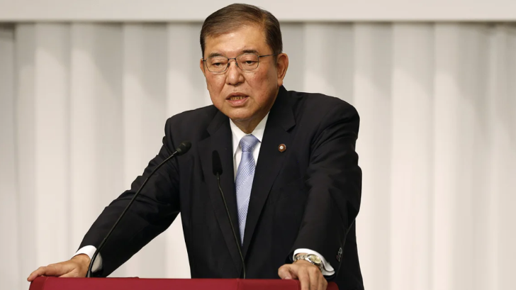 Thủ tướng Shigeru Ishiba, 67 tuổi, sinh ra ở tỉnh ven biển phía nam Tottori, tốt nghiệp ngành luật tại Đại học Keio. Cha ông, Jiro Ishiba, là Thống đốc tỉnh Tottori vào những năm 1950 trong khi mẹ ông là giáo viên dạy tiếng Nhật. Ảnh: Getty. 