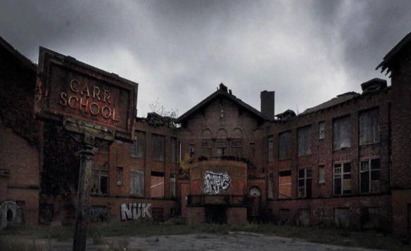 Cảnh "ma mị" trong ngôi trường Carr bỏ hoang ở St. Louis, Missouri (Mỹ).