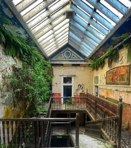 Trường Clune Park ở Scotland đã bị bỏ hoang nhiều năm.