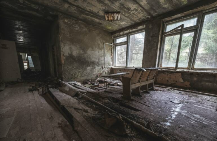 Hãng ATI đăng tải loạt ảnh ghi lại cảnh tượng đáng sợ bên trong nhiều ngôi trường bỏ hoang trên thế giới. Bức ảnh này chụp một ngôi trường bỏ hoang ở khu vực cấm Chernobyl tại Ukraine. (Nguồn ảnh: ATI)