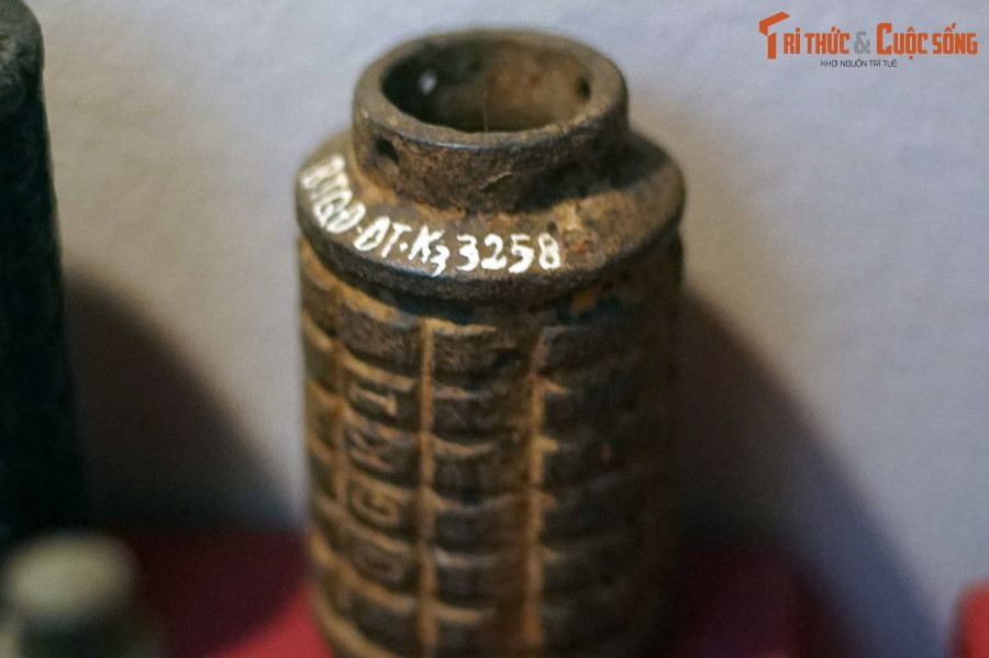 Lựu đạn DF, quân giới Việt Nam sản xuất, trang bị cho bộ đội trong Kháng chiến chống Pháp.