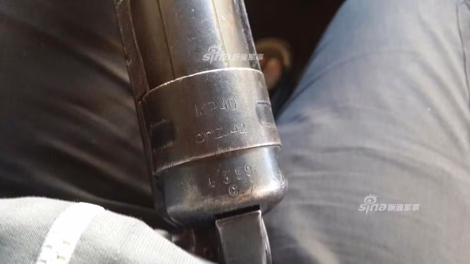 Điều đó chứng tỏ, dù có tuổi đời khá cao nhưng những khẩu MP-40, một sản phẩm đỉnh cao của nền công nghiệp cơ khí Đức trong giai đoạn Chiến tranh Thế giới thứ hai vẫn không hề tỏ ra lỗi thời trước các "con cháu" của nó. Nguồn ảnh: Sina.