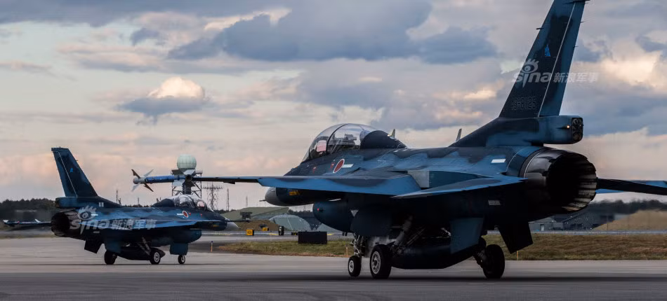 Việc được chuyển giao nhiều công nghệ hiện đại thuộc vào hàng bí mật trên chiếc F-16 cho Nhật Bản đã giúp nước này tiết kiệm được rất nhiều chi phí nghiên cứu mà vẫn có được đầy đủ những công nghệ thuộc vào hàng tiên tiến nhất thời bấy giờ ví dụ như vật liệu composite kiểu mới nhẹ hơn, rada phase-array đời mới có độ nhạy cao hơn,... giúp Nhật có thể phát triển các loại vũ khí khác tương tự hoặc dùng trong các ngành công nghiệp chế tạo dân sự. Nguồn ảnh: Sina.