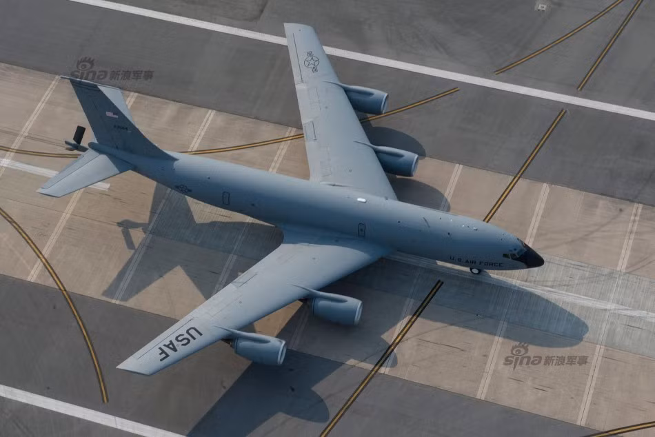Máy bay tiếp liệu trên không Boeing KC-135 Stratotanker của Không quân Mỹ tại Iwakuni, Nhật Bản. Nguồn ảnh: Sina.