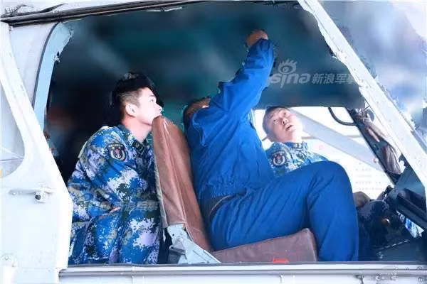 Ngay cả các thợ máy, kỹ sư hàng thiếu kinh nghiệm khi tiếp xúc với hệ thống trực thăng sử dụng cánh quạt kép này cũng sẽ gặp không ít bỡ ngỡ, đòi hỏi quá trình nghiên cứu tài liệu và học tập rất lâu mới có thể hiểu được cách thức hoạt động cũng như quy trình bảo dưỡng của loại trực thăng cánh quạt kép này. Nguồn ảnh: Sina.