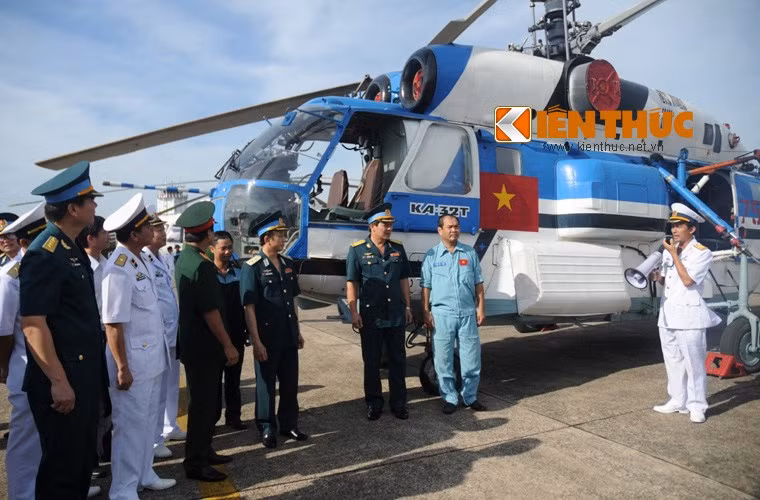 Trực thăng săn ngầm Ka-27 trong biên chế lực lượng Quân đội Nhân dân Việt Nam. Hiện trong biên chế Quân đội Việt Nam có khoảng 2 chiếc Ka-27 vẫn còn đang hoạt động tốt, giá thành mỗi chiếc được định giá vào khoảng 1,5 triệu USD. Nguồn ảnh: Kienthuc.